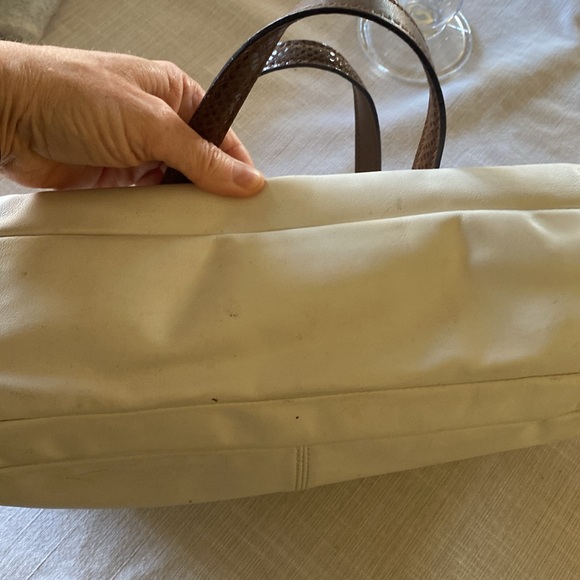 Coach bag. Cream and brown. Very good used condition - Picture 4 of 8